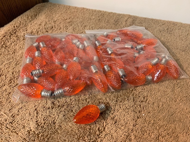 lot 244 image: Lot of 50 dimmable LED Christmas lights bulbs as pictured