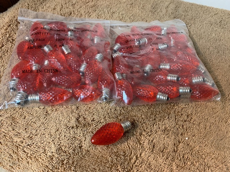 lot 248 image: Lot of 50 dimmable LED Christmas lights bulbs as pictured