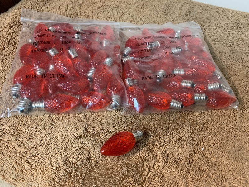 lot 249 image: Lot of 50 dimmable LED Christmas lights bulbs as pictured