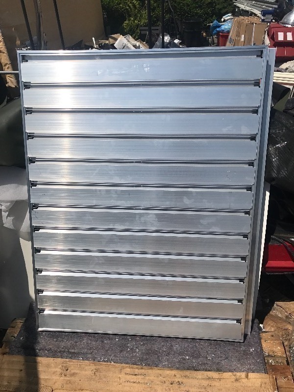 lot 258 image: New aluminum vent 35 x 45