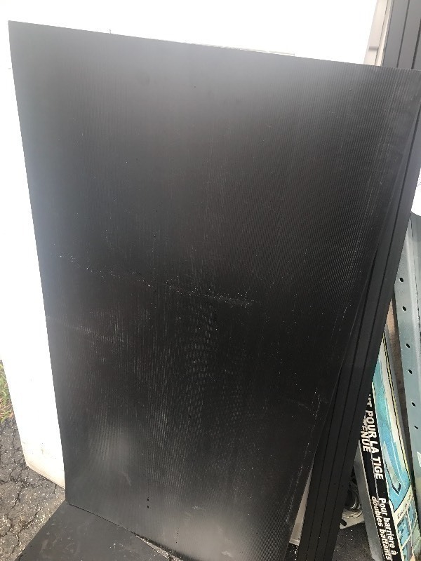 lot 292 image: Set of (2) 2 x 4 deck mats used for tool boxs or cut for what ever you want