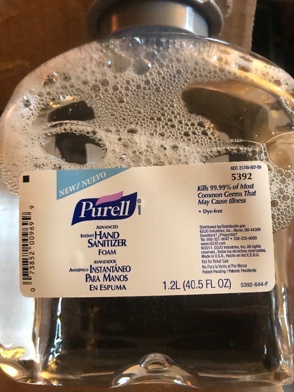 lot 393 image: 40 full ounces of Parell hand sanitizer as picture  expiration date January 2022