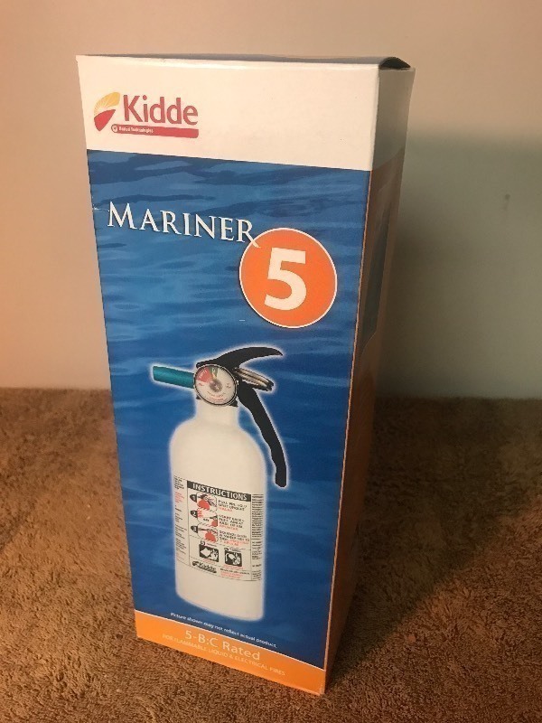 lot 423 image: New fire extinguisher in box