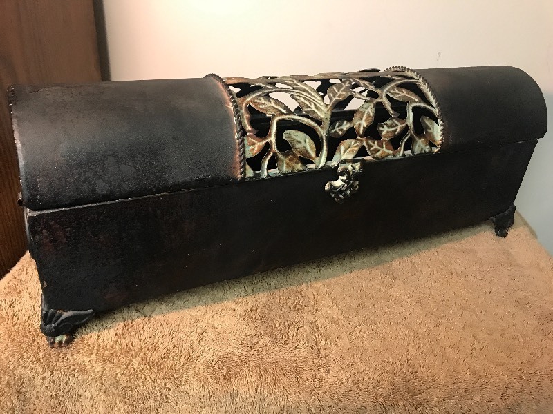 lot 470 image: Nice 18 inch long metal Decore box as pictured