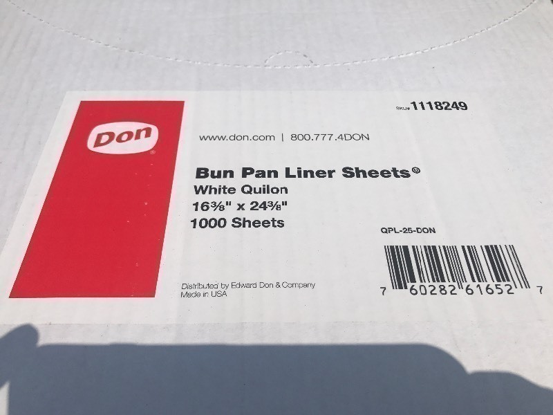 lot 599 image: Case of 1000 full size sheet pan liners