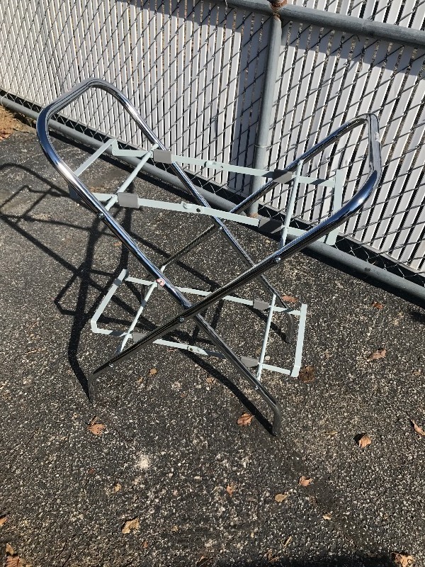 lot 665 image: New folder up stand as picture