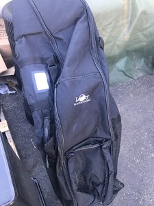 lot 144 image: New high dollar page and turtle golf travel bag