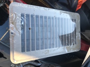 lot 162 image: (5) New 4 x 6 inch heating vent cover