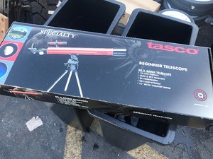 lot 166 image: Christmas gifts for kids   Telescope  in box