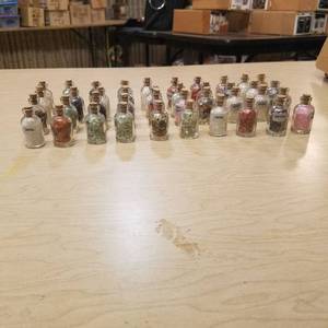lot 10 image: 40 small gem bottles