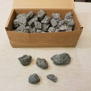 lot 27 image: box of Fools Gold - assorted sizes