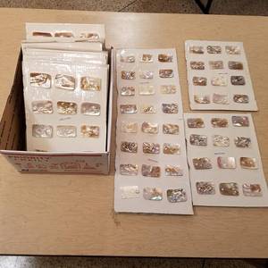 lot 74 image: 15 dozen jewelry pendants