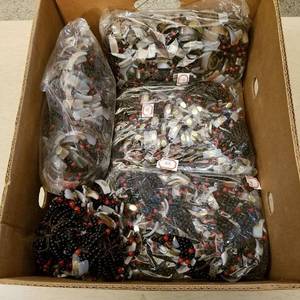 lot 75 image: approximately 1200 adjustable agate bracelets