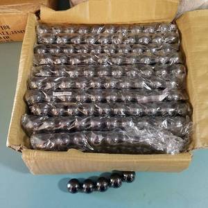 lot 76 image: approximately 400 count magnetic hematite ball 25 mm - very fun to toss in the air