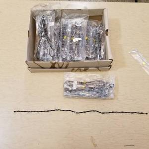 lot 86 image: approximately 120 magnetic bracelets - 21 in