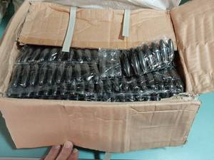 lot 150 image: Box with approximately 600 oval Hemitate zingers