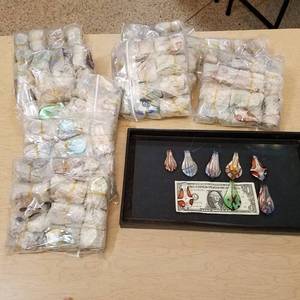 lot 170 image: approximately 500 assorted glass necklace pendants