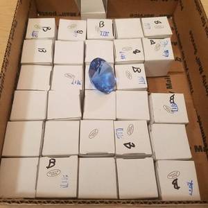 lot 180 image: 30 blue large Jewel Gems