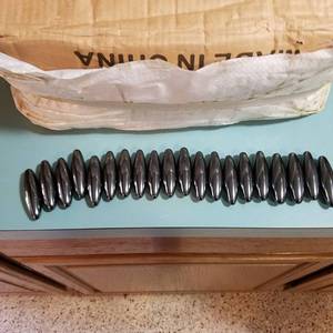 lot 231 image: case of approximately 600 Zinger magnets