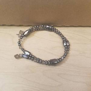 lot 256 image: approximately 120 magnetic bracelets - 15 in