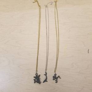 lot 272 image: approximately 30 assorted necklaces