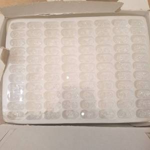 lot 274 image: over 1,900 8 mm jewelry beads