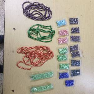 lot 2007 image: assorted beads and necklaces