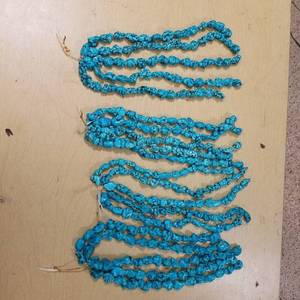 lot 2018 image: stranded turquoise - 20 strands
