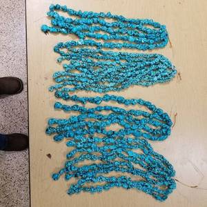 lot 2025 image: assorted stranded turquoise - approximately 30 strands