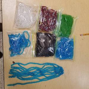 lot 2041 image: 6 bags of stranded jewelry beads