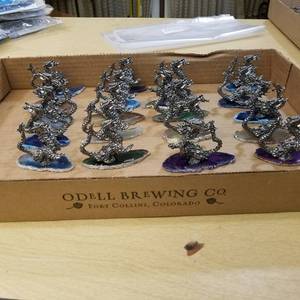 lot 2056 image: 20 assorted dragons mounted on Cut and polish Stone