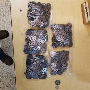 lot 2113 image: pendants - 5 Ziploc bags full