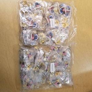 lot 2169 image: approximately 200 USA themed pins