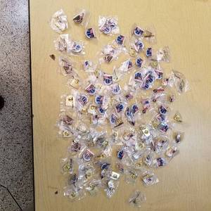 lot 2182 image: approximately 100 USA themed pins
