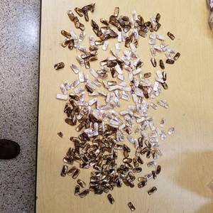 lot 2213 image: approximately 300 jewelry beads