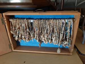 lot 147 image: Approximately 114 necklaces in vendors case