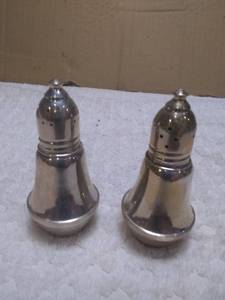 lot 11283 image: vintage sterling silver salt and pepper shaker