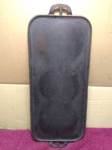 lot 11300 image: Vintage Griswold Cast Iron Griddle