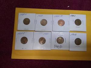 lot 11322 image: Lot of 8 Wheat Pennies Various Dates and Mint Marks