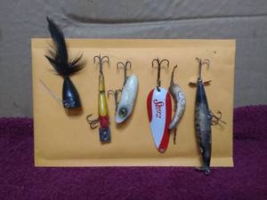 lot 11342 image: Vintage Fishing Lures Lot #2