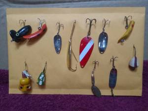 lot 11345 image: Vintage Fishing Lures Lot #5
