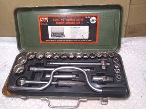 lot 11415 image: Buffalo Brand 25pc. 12  Square Drive Socket Wrench Set