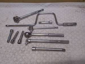 lot 11418 image: Ratchets, Extensions, and Breaker Bars 38  Drive