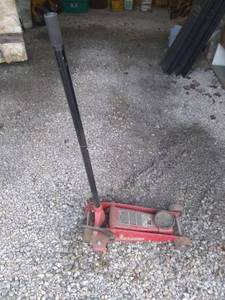 lot 11434 image: 3.5 Ton Floor Jack