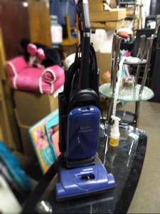 lot 3537 image: Royal Pro Series Vacuum