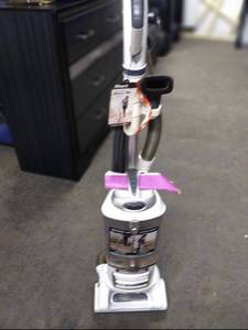 lot 3539 image: Shark Navigator Lift Away Pro Vacuum