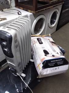 lot 3549 image: Pair of Radiator Heaters