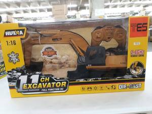 lot 22478 image: 11 Channel RC Excavator
