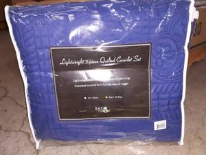 lot 23537 image: Luxe Bedding 3-piece Oversized Quilted Bedspread Coverlet Set Kingcalking, 