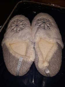 lot 23539 image: Medium Slippers